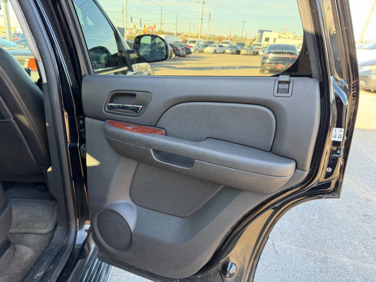 Used 2012 GMC Yukon 4WD Hybrid image 30