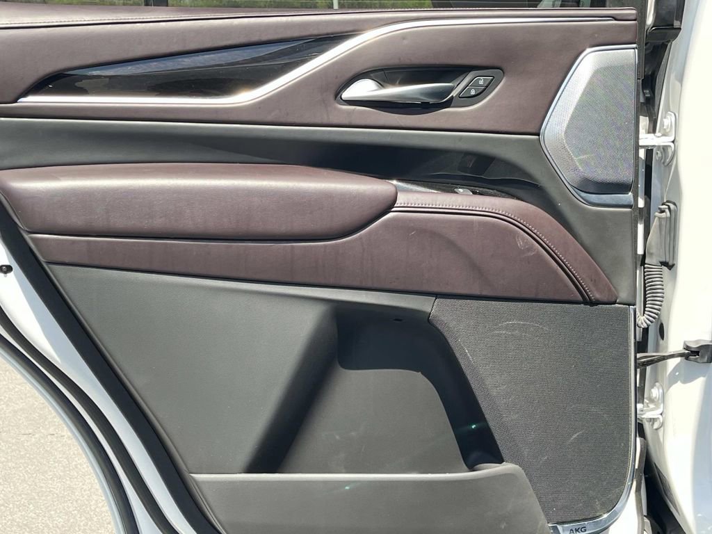 Used 2022 Cadillac Escalade Premium Luxury Platinum image 24