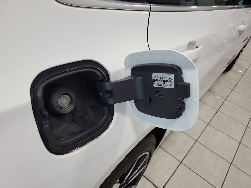 Used 2024 Chevrolet Malibu RS w/ LPO, Floor Liner Package image 21