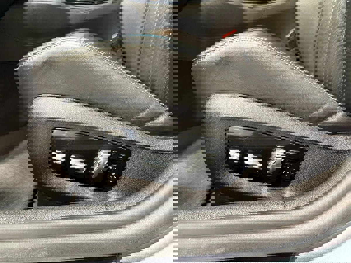 Used 2019 BMW M5 w/ Executive Package image 24