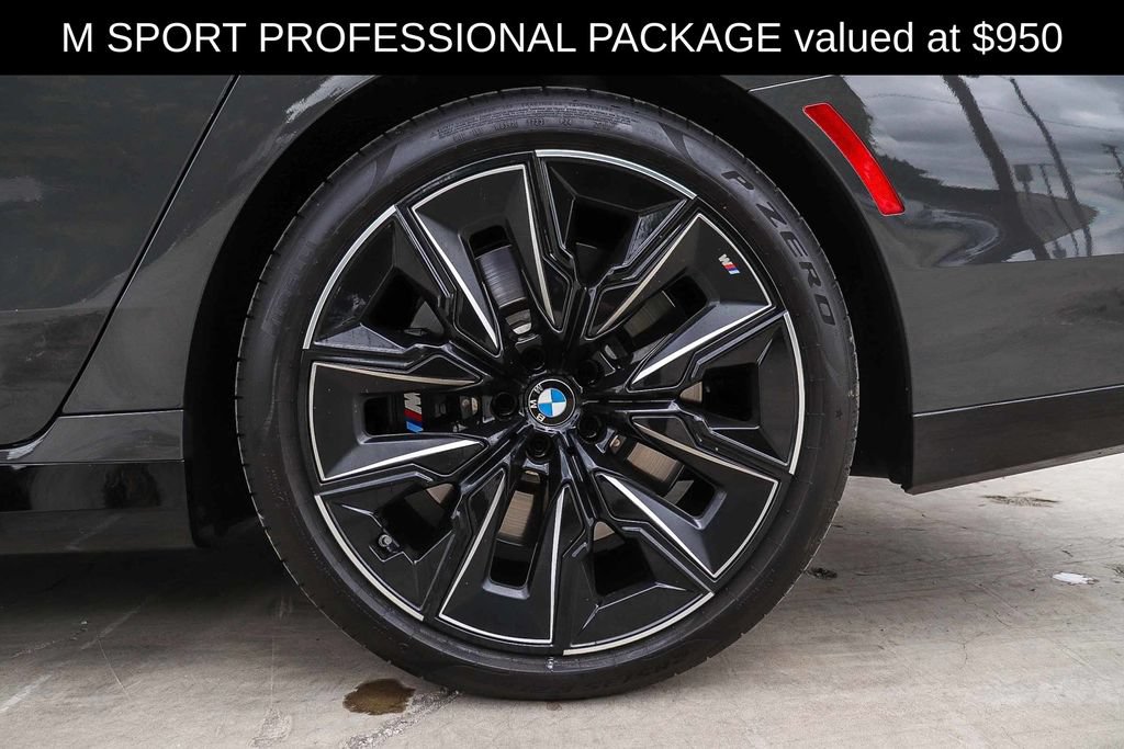Used 2023 BMW 760i xDrive w/ Luxury Rear Seating Package AWD/4WD image 12