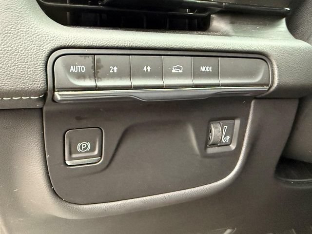 Used 2023 Cadillac Escalade Premium Luxury w/ LPO, Floor Liner Package AWD/4WD image 32