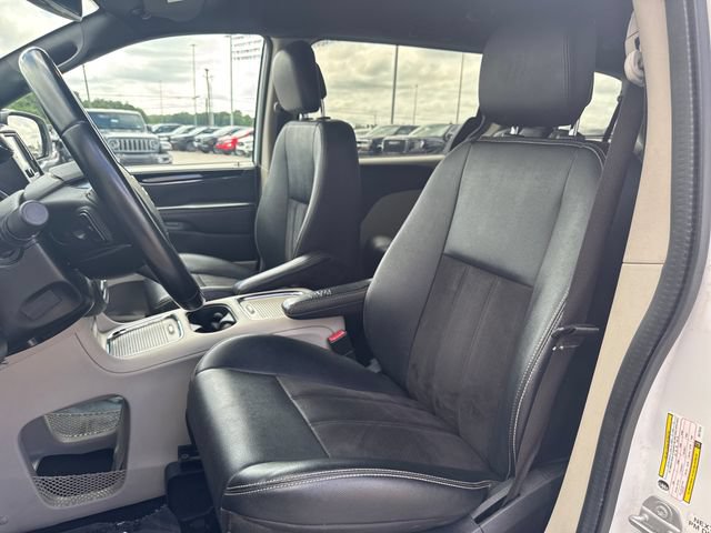 Used 2019 Dodge Grand Caravan SXT FWD image 11