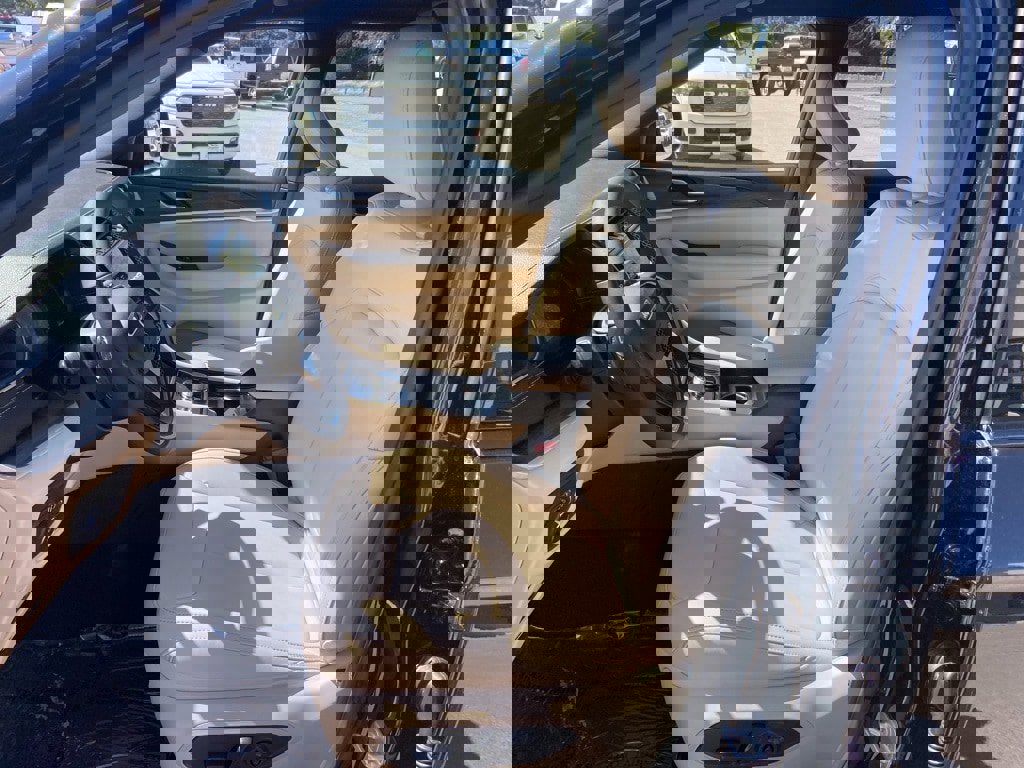 New 2025 Jeep Grand Cherokee L Limited w/ Black Appearance Package image 17