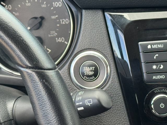 Used 2020 Nissan Rogue SV FWD image 25