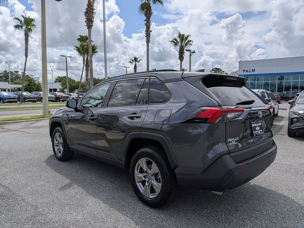 Used 2022 Toyota RAV4 XLE w/ Convenience Package FWD image 23