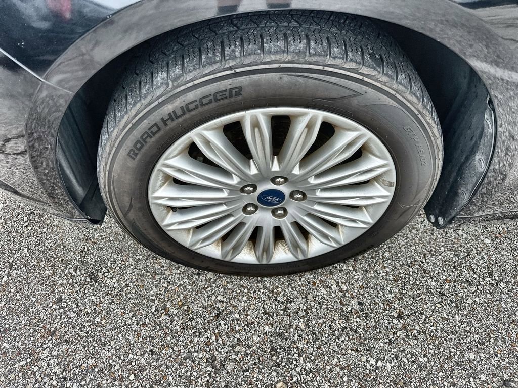 Used 2014 Ford Fusion SE w/ Equipment Group 502A FWD image 2