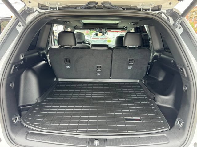 Used 2025 Jeep Grand Cherokee Limited w/ Luxury Tech Group II AWD/4WD image 10