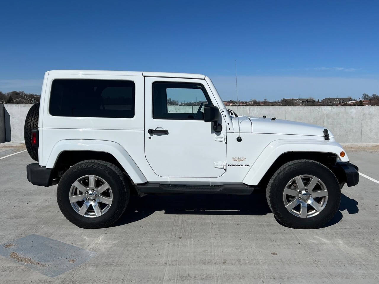 Used 2013 Jeep Wrangler Sahara w/ Connectivity Group AWD/4WD image 5