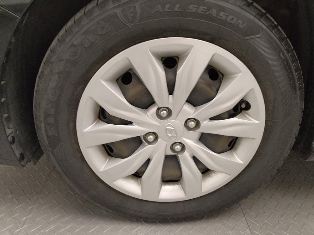 Used 2022 Hyundai Accent SE image 31