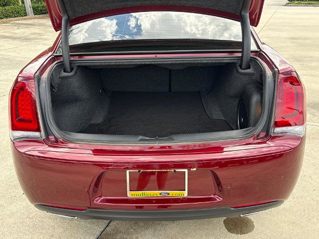 Used 2020 Chrysler 300 S w/ Safetytec Plus Group image 30