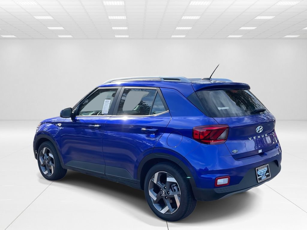 New 2026 Hyundai Venue SEL FWD image 4