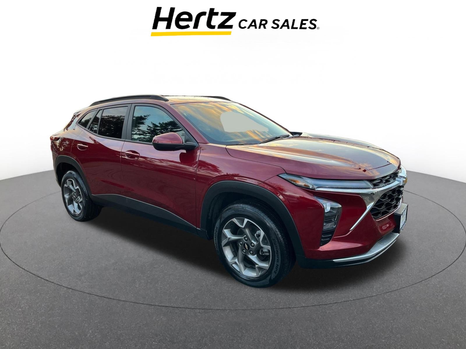 Used 2025 Chevrolet Trax LT FWD image 1