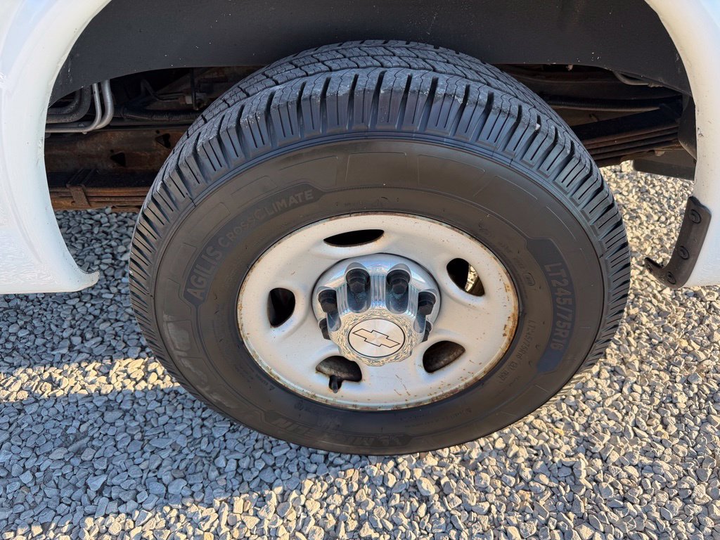 Used 2017 Chevrolet Express 3500 LT w/ LT Preferred Equipment Group RWD image 18