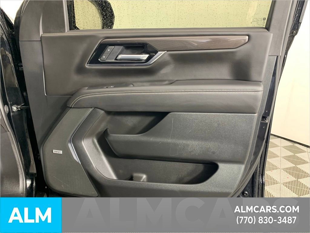 Used 2025 GMC Yukon Elevation image 34