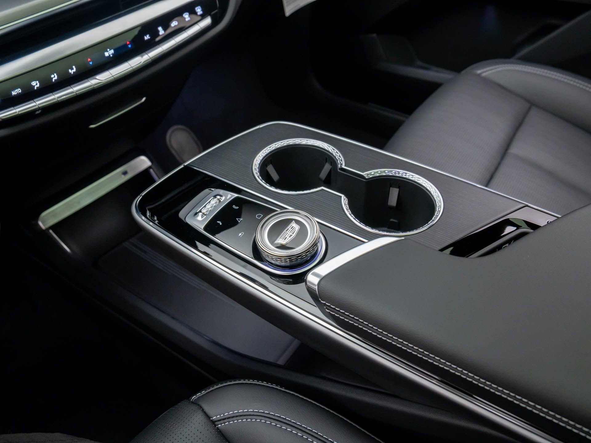 New 2025 Cadillac Lyriq Luxury image 11