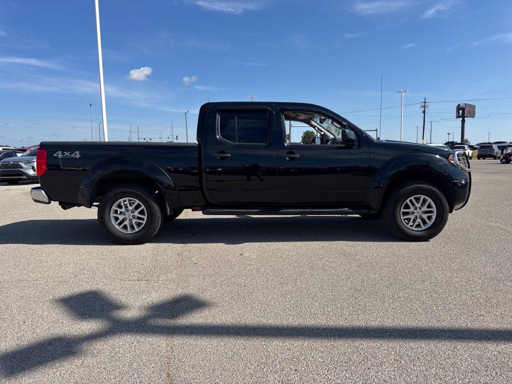 Used 2016 Nissan Frontier SV w/ SV Value Truck Package AWD/4WD image 8