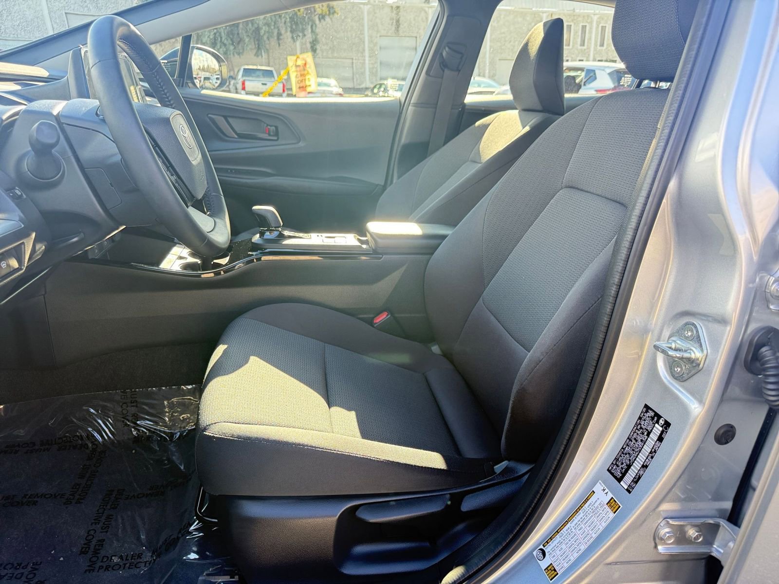 Used 2025 Toyota Prius LE image 36