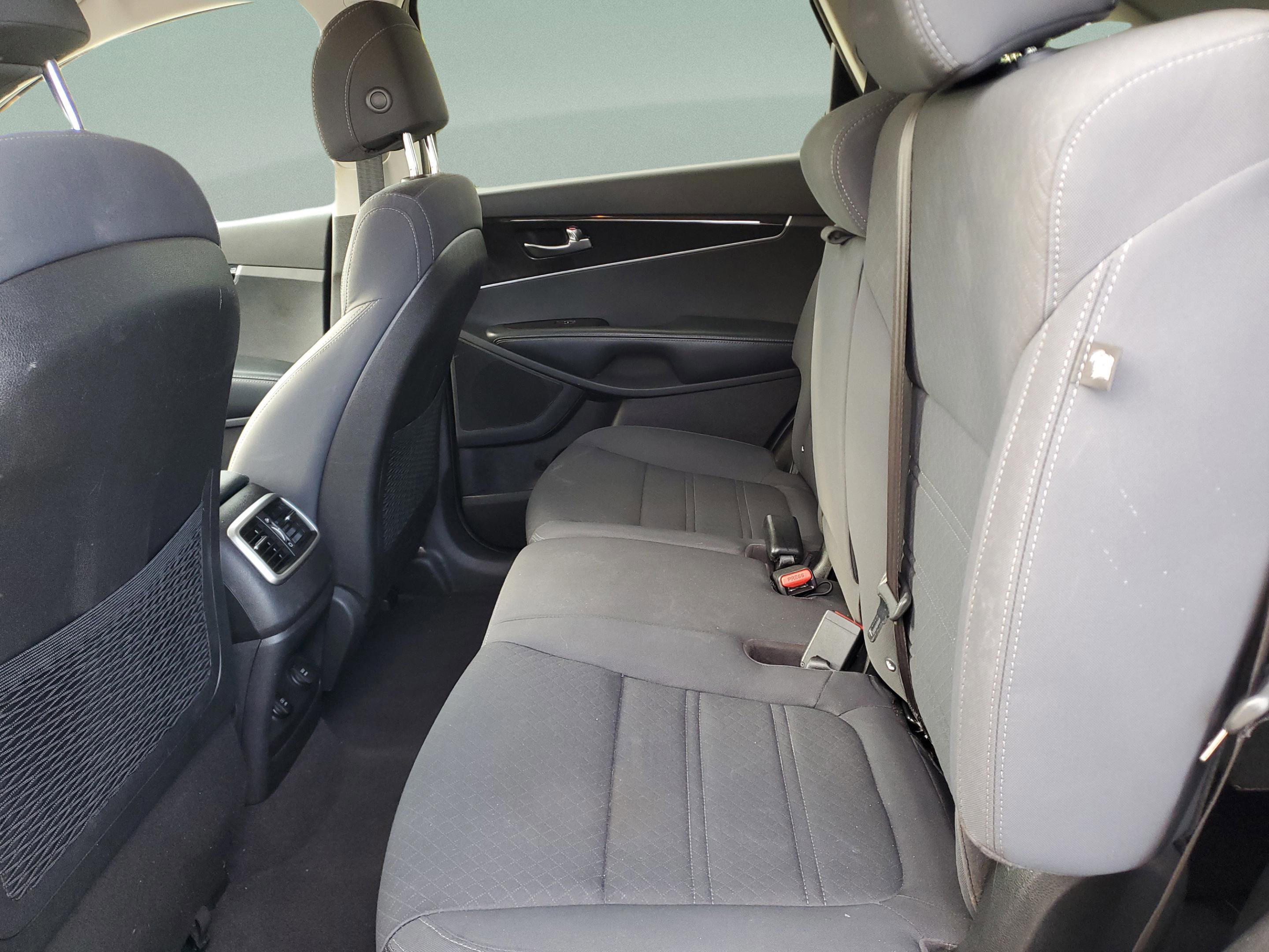 Certified 2017 Kia Sorento LX image 8