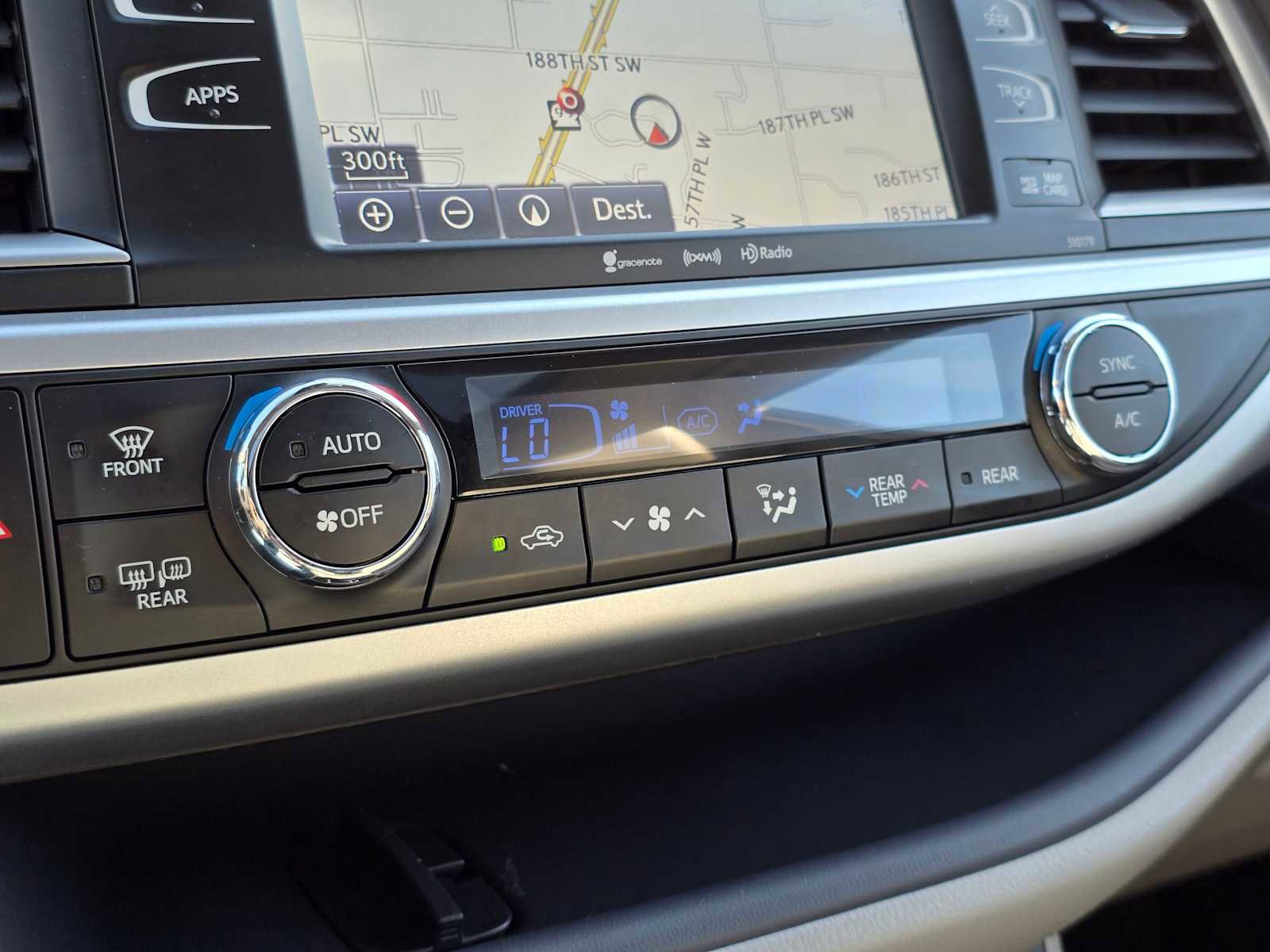 Used 2017 Toyota Highlander XLE image 31