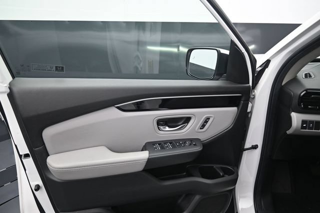 Used 2025 Honda Pilot Touring image 19