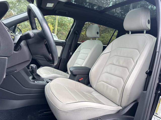Used 2020 Volkswagen Tiguan SEL Premium R-Line image 28