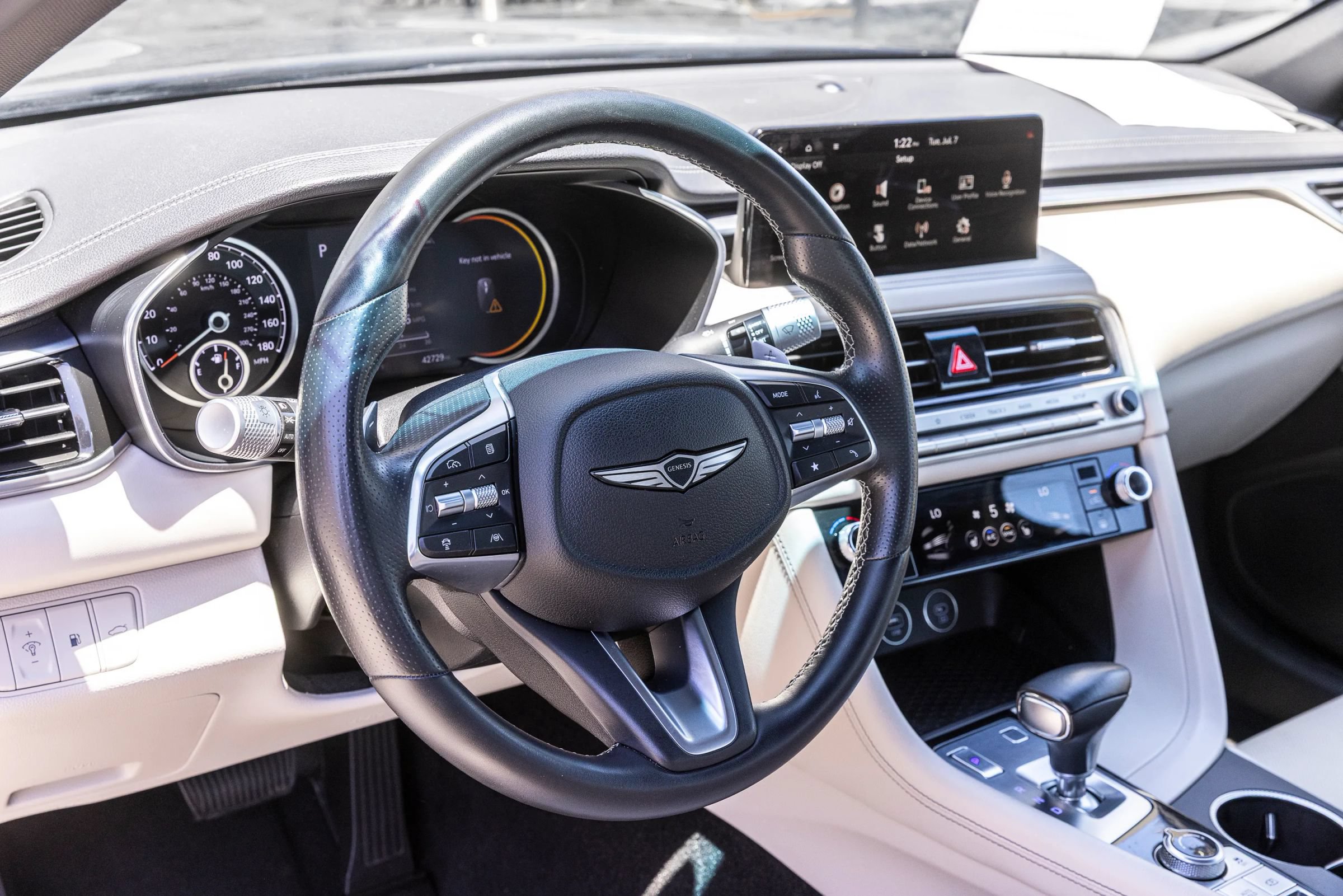 Used 2025 Genesis G70 2.5T RWD image 23