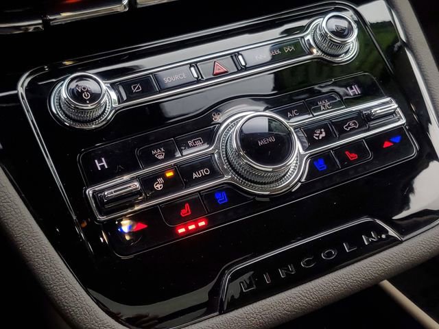 Used 2020 Lincoln Corsair AWD w/ Premium Package image 26