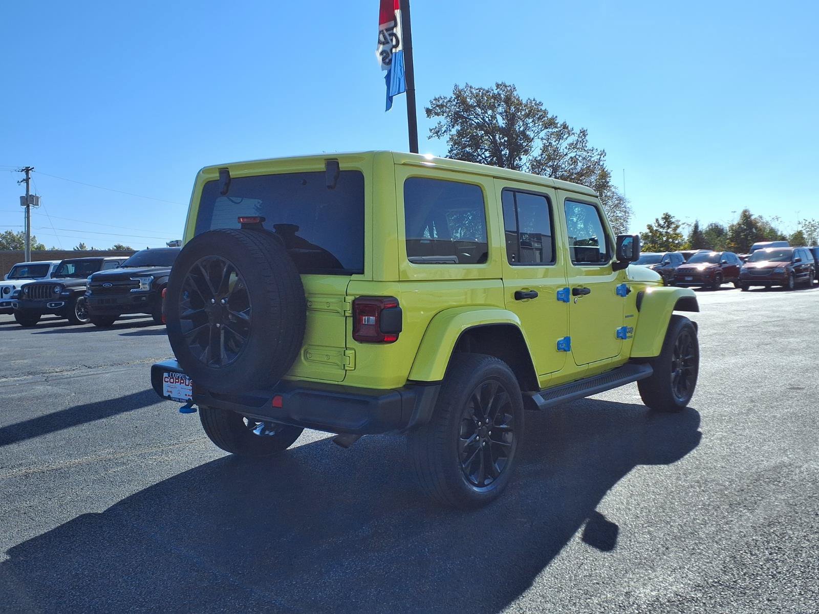 Used 2022 Jeep Wrangler Unlimited Sahara AWD/4WD image 6