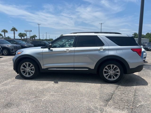 Used 2023 Ford Explorer XLT w/ Equipment Group 202A RWD image 6