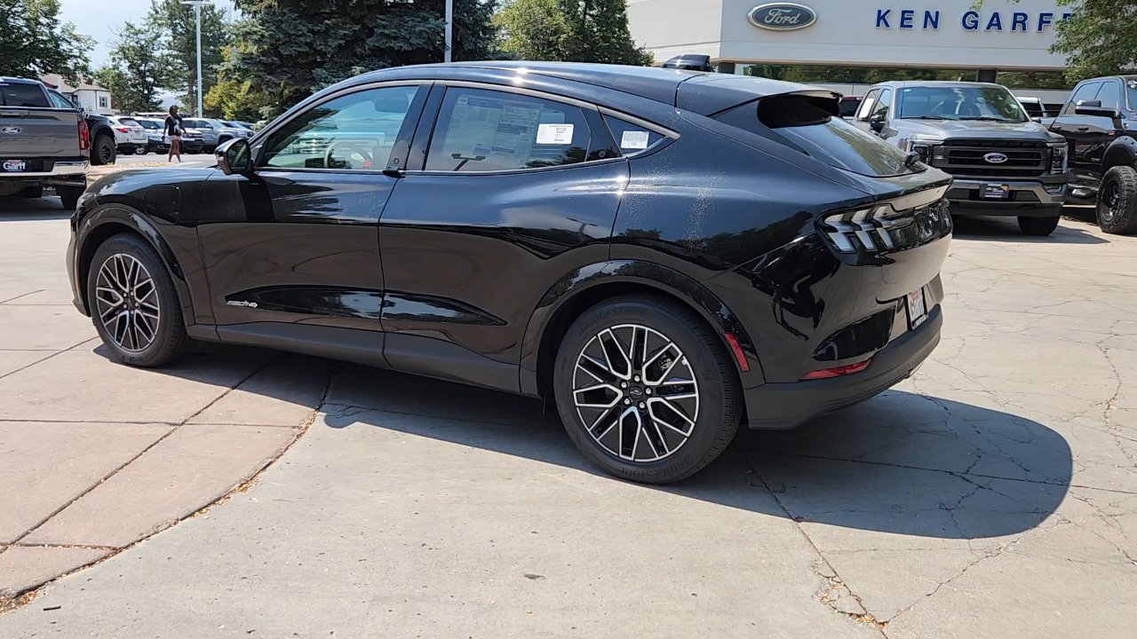 New 2025 Ford F350 Lariat w/ FX4 Off-Road Package image 4