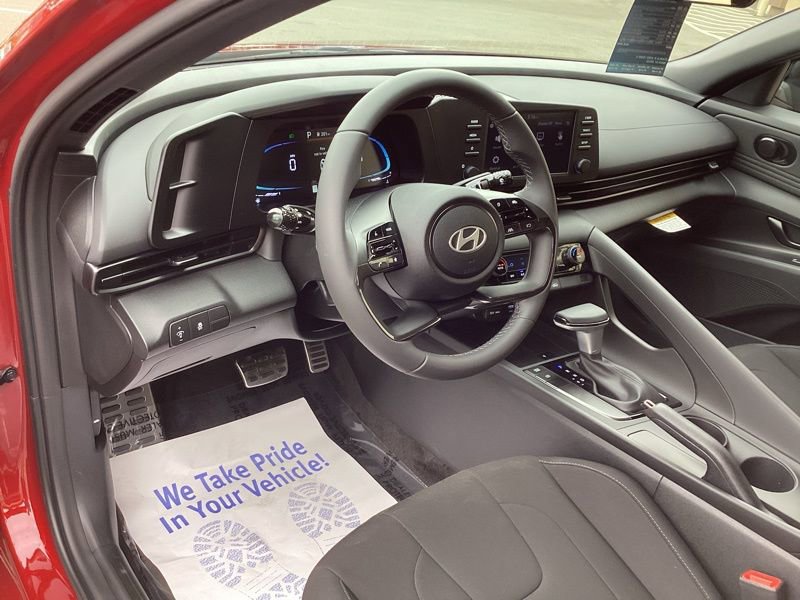 New 2025 Hyundai Elantra Sport FWD image 27