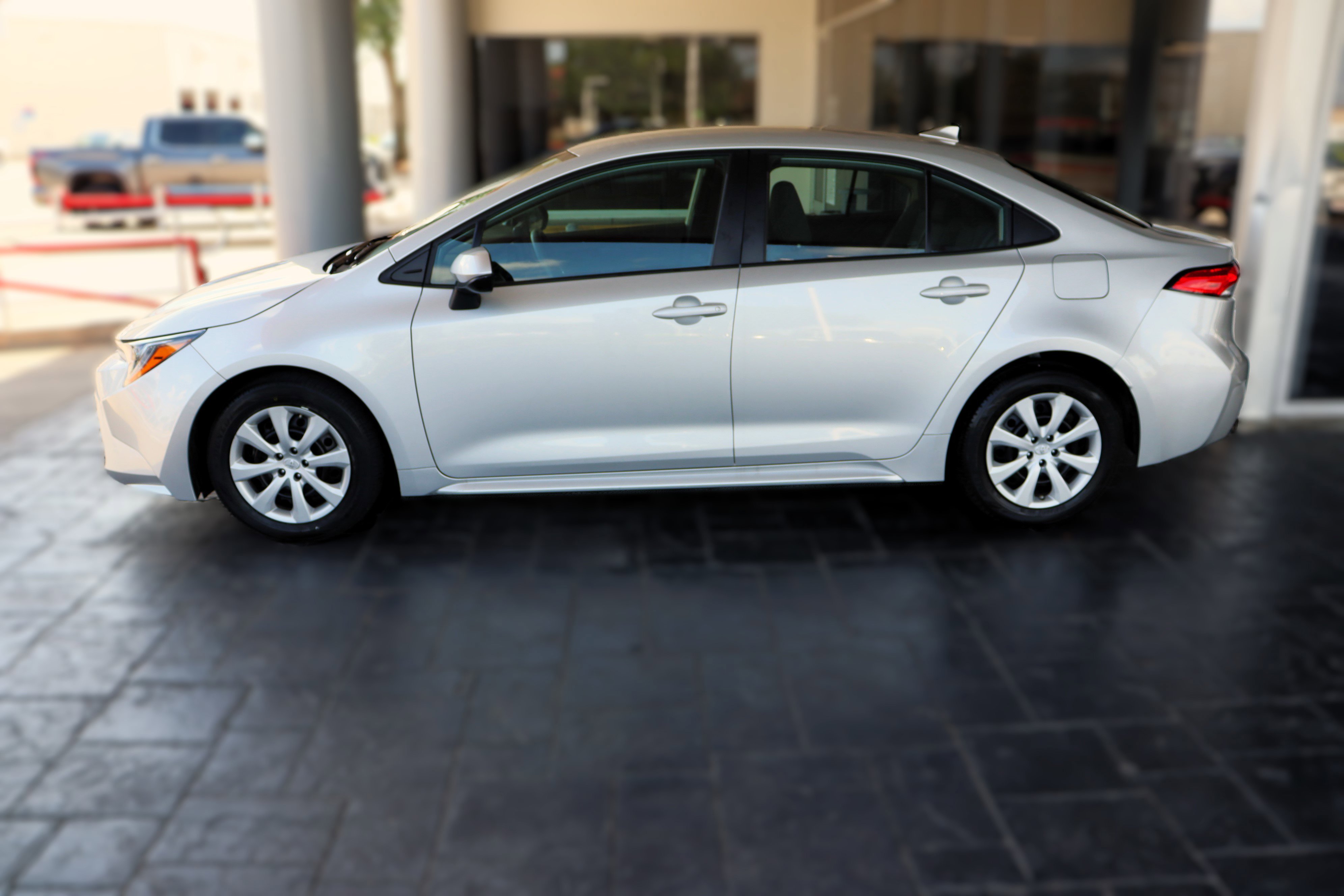 Used 2023 Toyota Corolla LE image 5