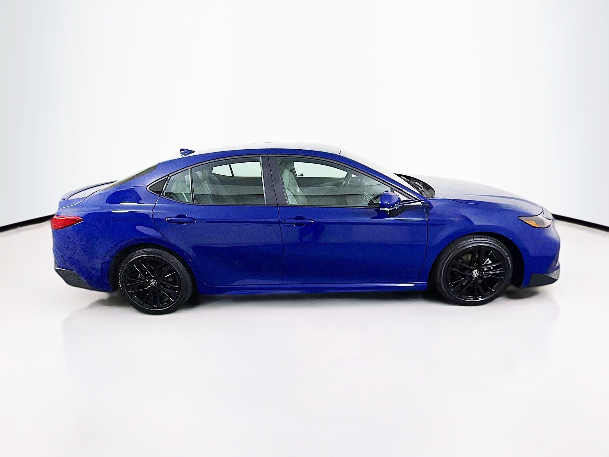 Used 2026 Toyota Camry SE FWD image 10