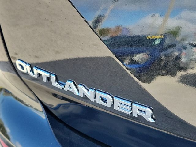 New 2026 Mitsubishi Outlander SE image 9