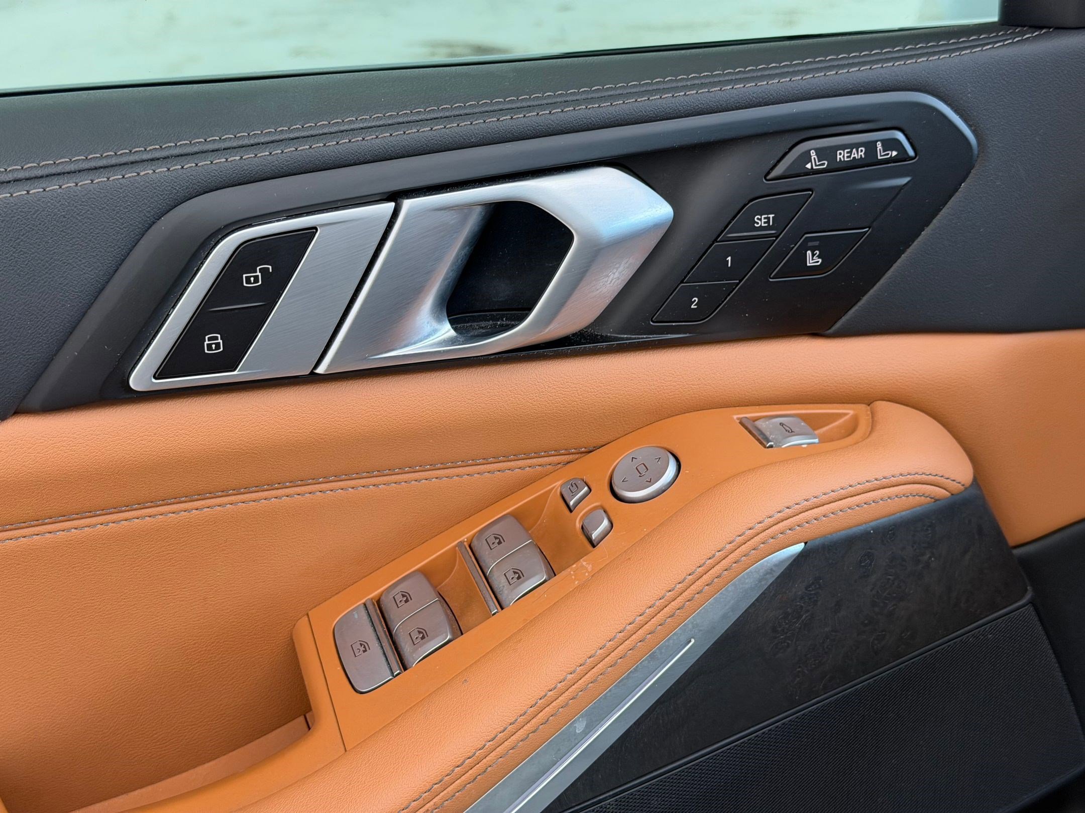 Certified 2023 BMW X7 xDrive40i w/ M Sport Package image 25