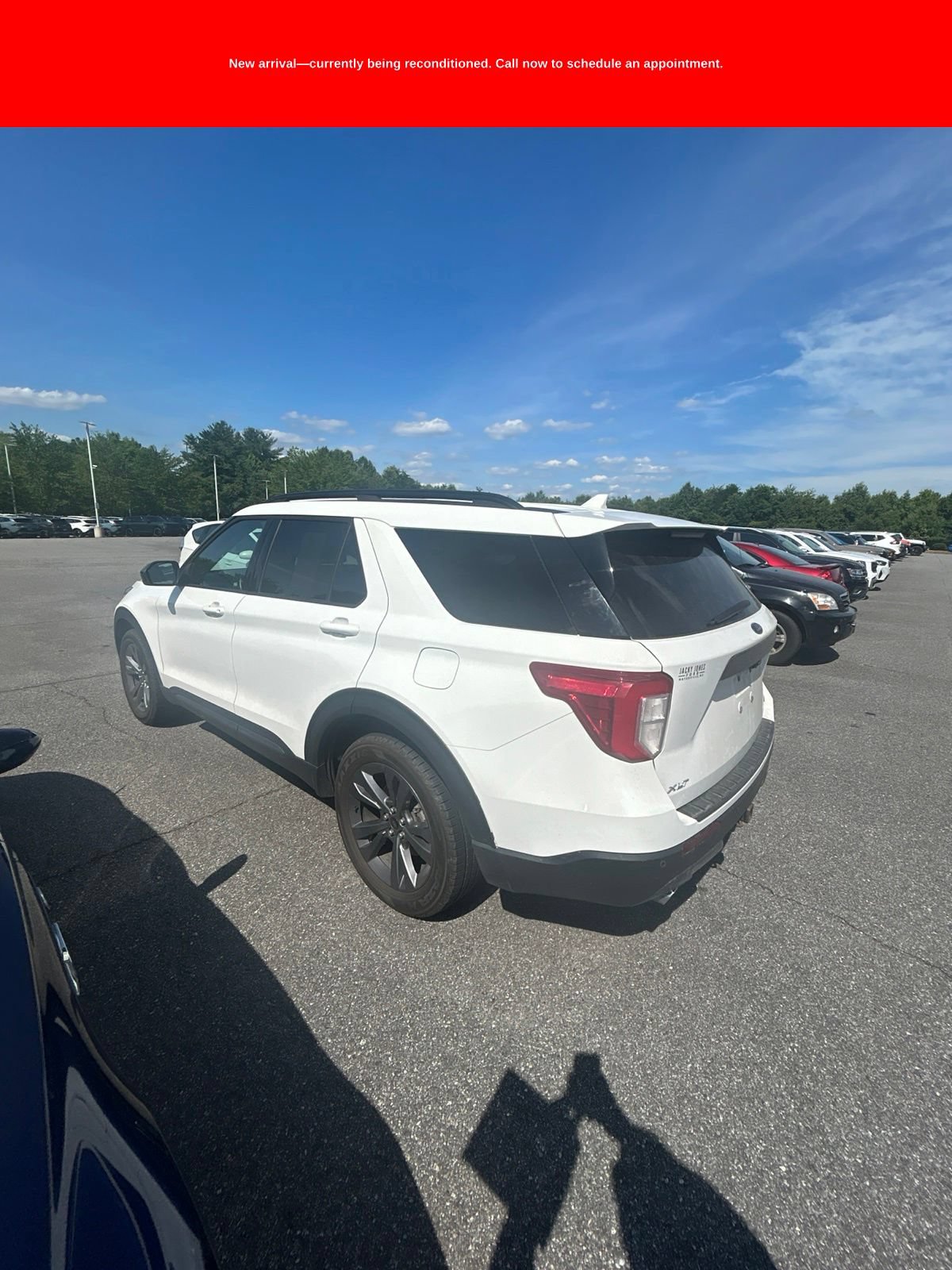 Used 2022 Ford Explorer XLT w/ Equipment Group 202A AWD/4WD image 4