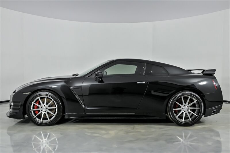 Used 2012 Nissan GT-R Black Edition AWD/4WD image 8