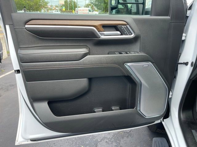 Used 2024 Chevrolet Silverado 3500 High Country image 11