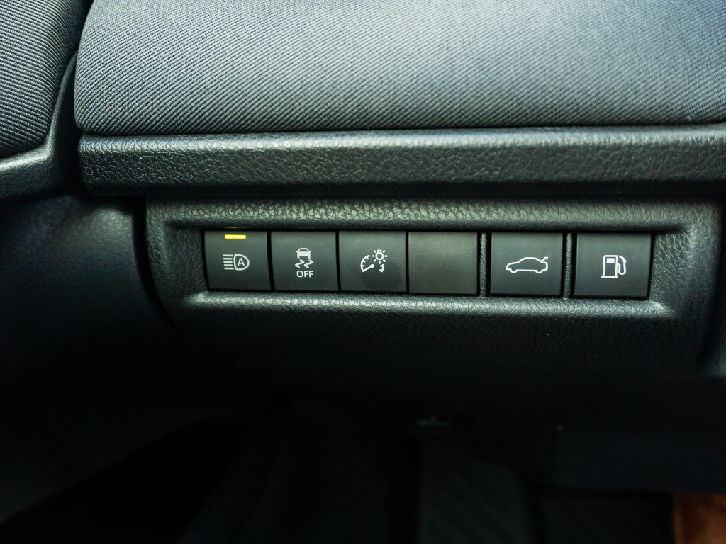 Used 2025 Toyota Camry LE w/ Convenience Package AWD/4WD image 26