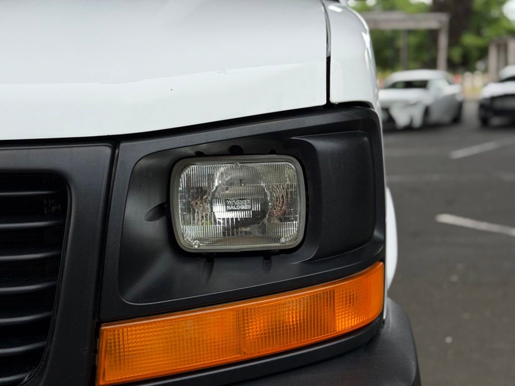 Used 2007 GMC Savana 2500 RWD image 11