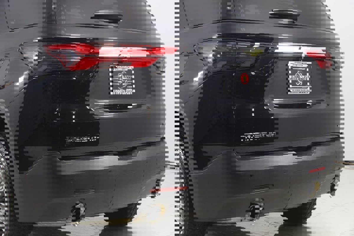 Used 2023 Chevrolet Traverse LT w/ LPO, Cargo Package image 21