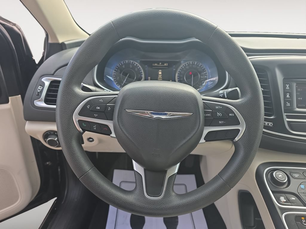 Used 2016 Chrysler 200 Limited FWD image 12