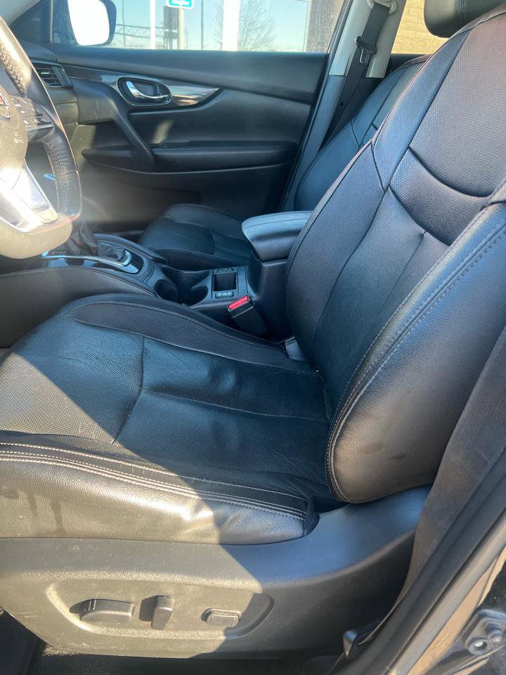 Used 2018 Nissan Rogue SL image 11