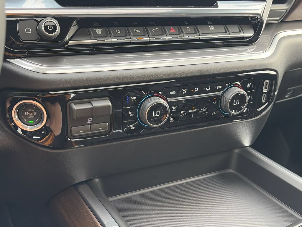 New 2026 Chevrolet Silverado 3500 High Country w/ High Country Premium Package AWD/4WD image 24