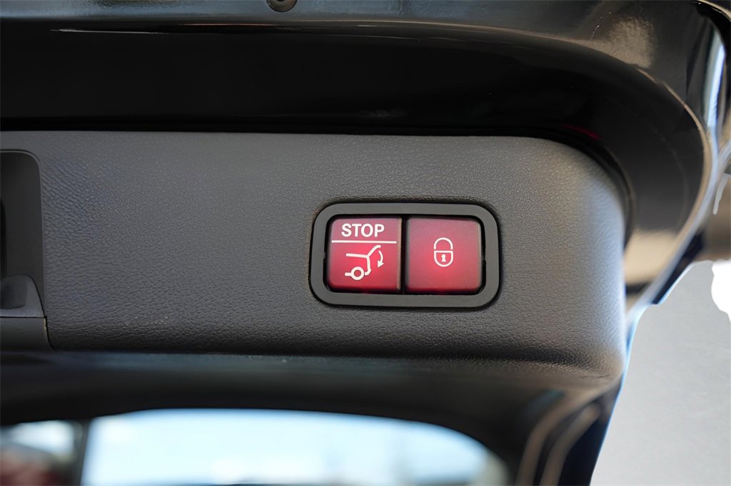 Used 2019 Mercedes-Benz GLE 63 AMG 4MATIC w/ Premium 3 Package image 18