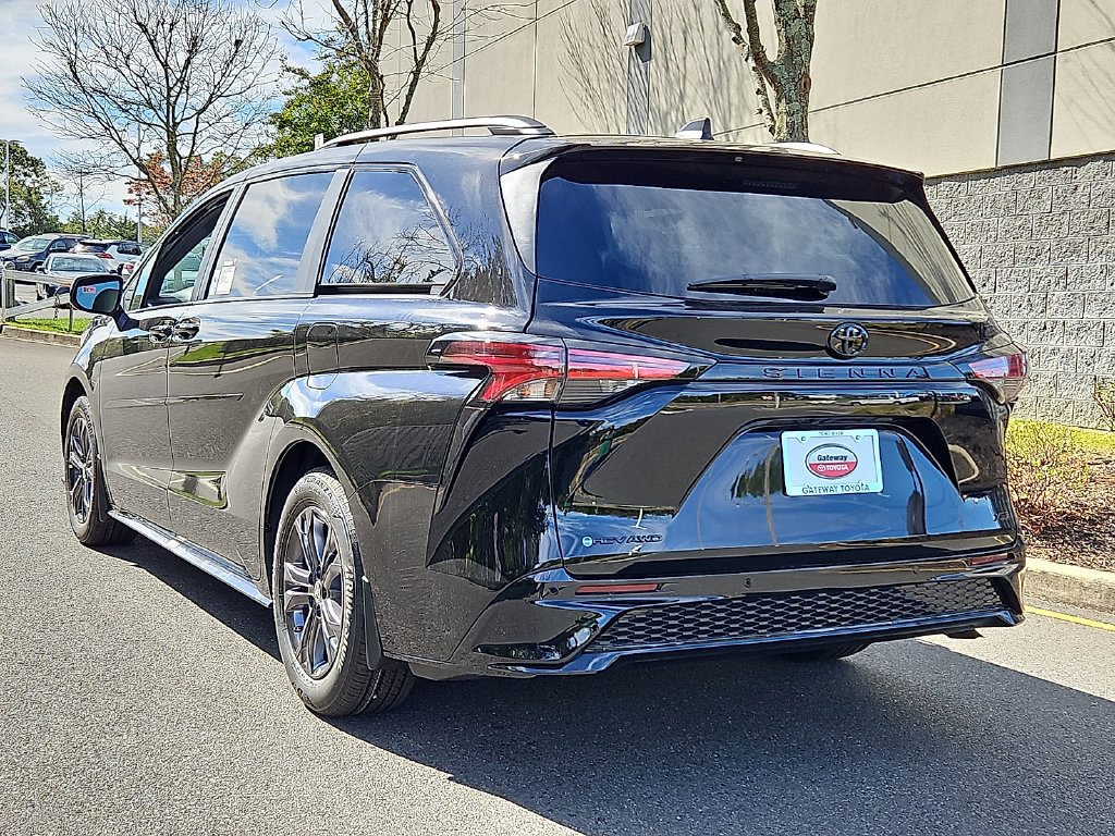 New 2026 Toyota Sienna XSE AWD/4WD image 5