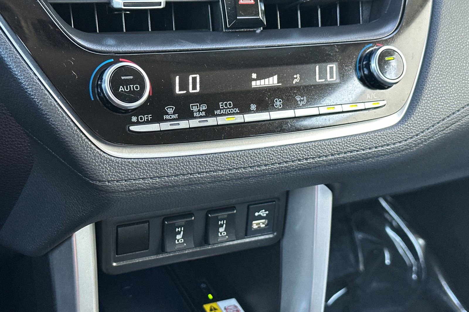 Used 2022 Toyota Corolla Cross XLE image 20