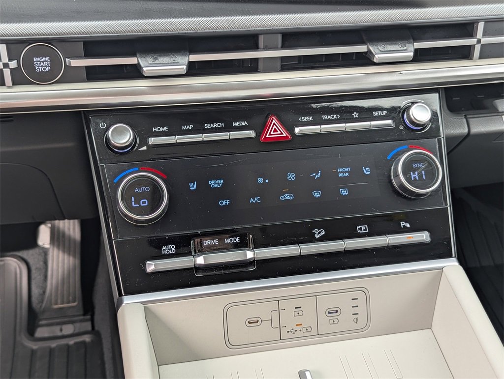 Certified 2025 Hyundai Santa Fe SEL image 18