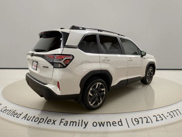 Used 2025 Subaru Forester Premium AWD/4WD image 5